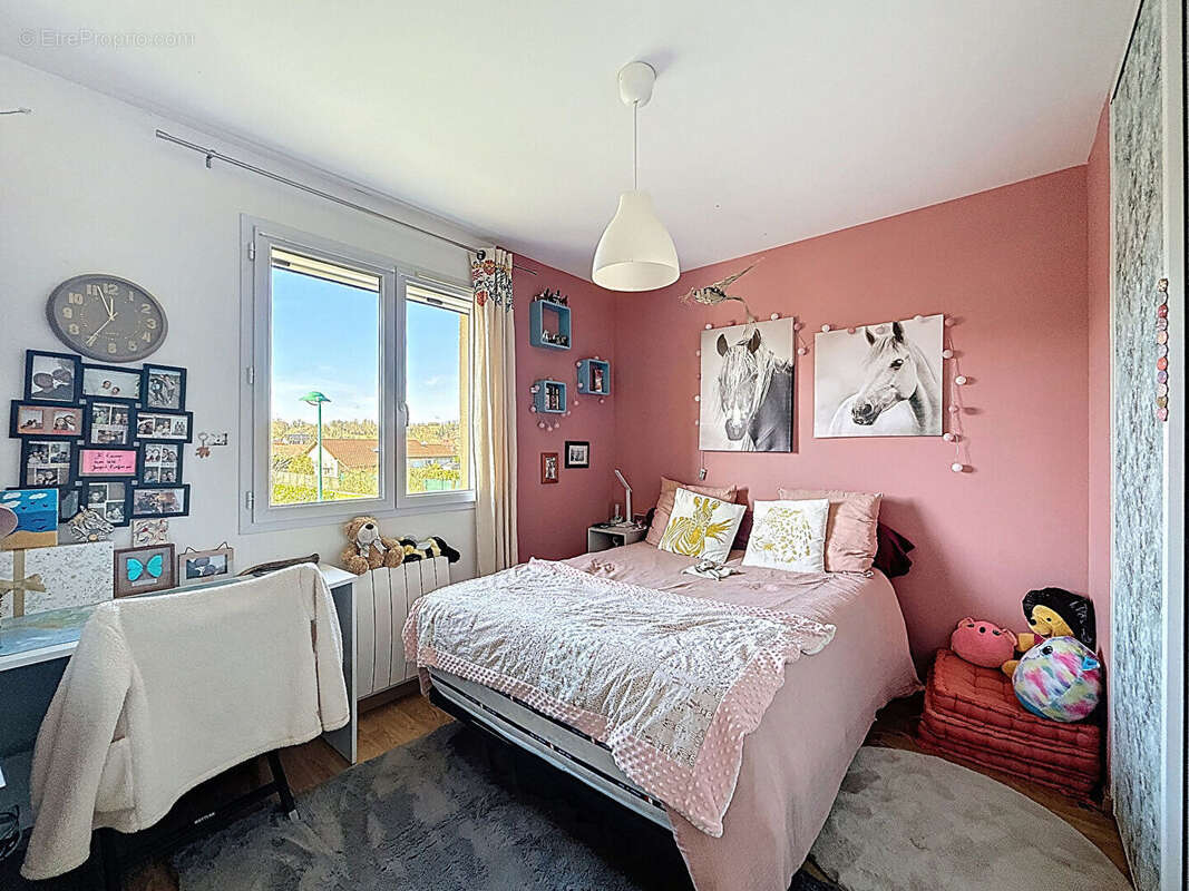 Maison à VILLIEU-LOYES-MOLLON