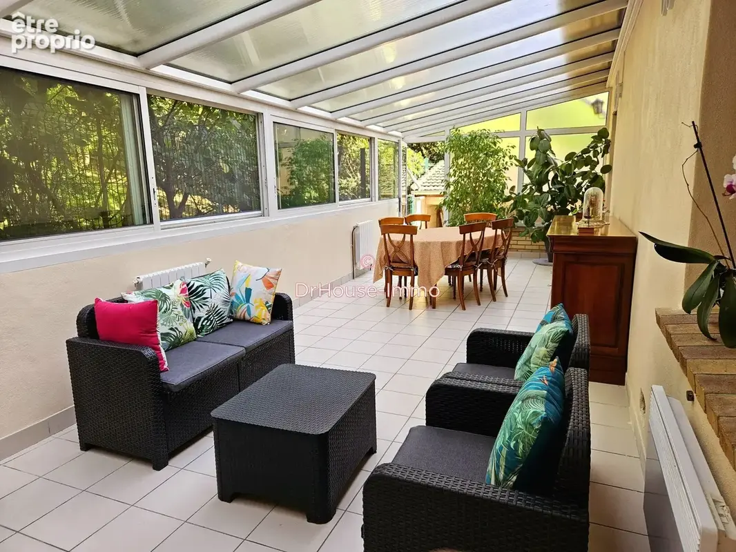 Maison 152 m² à Saint-Maur-Des-Fosses  - photo 9