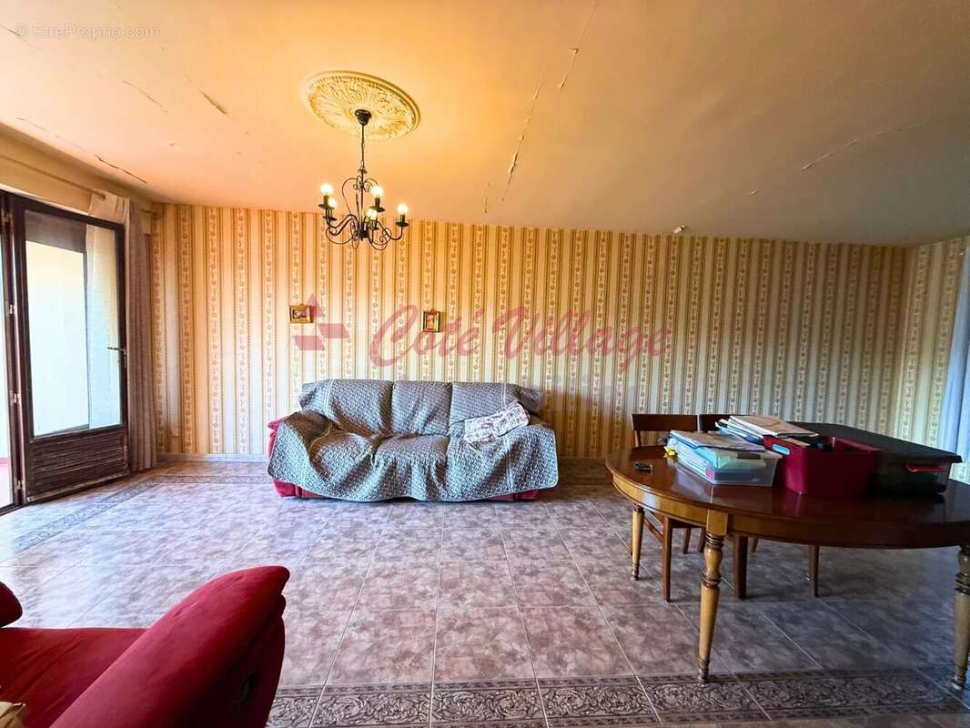 Narbonne Quartier Egassiairal Appartement T3 avec  garage, cellier, terasse et balcon - photo 2