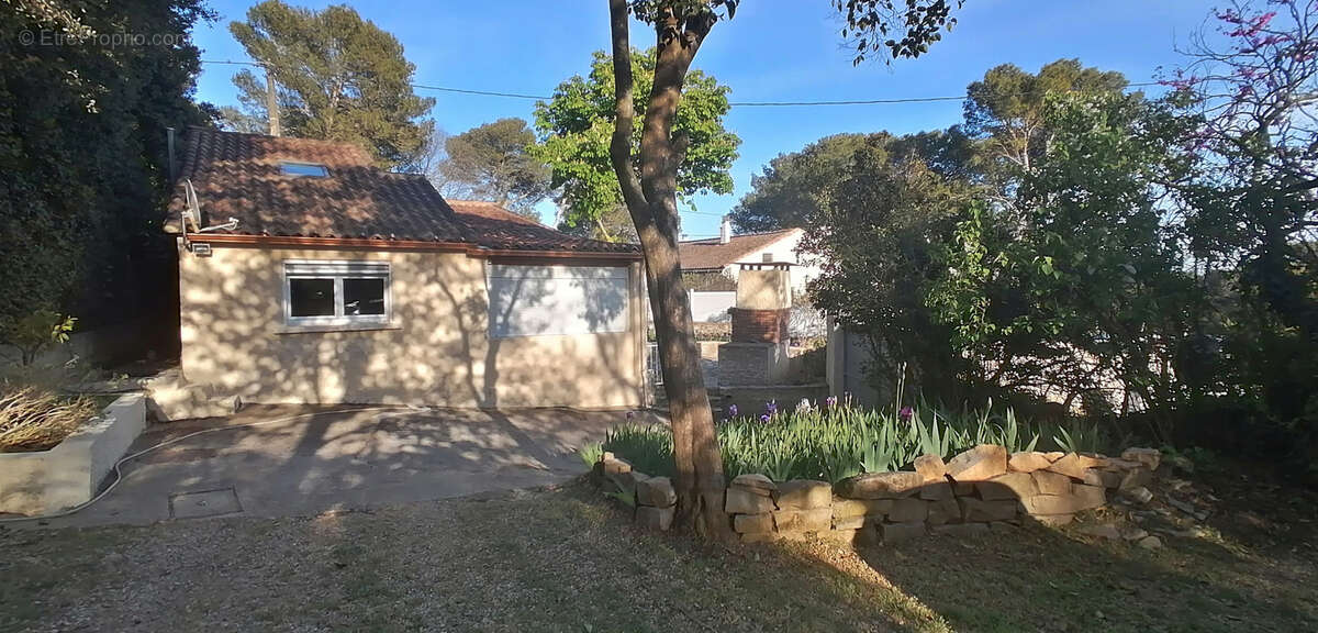 Autre à CAVEIRAC