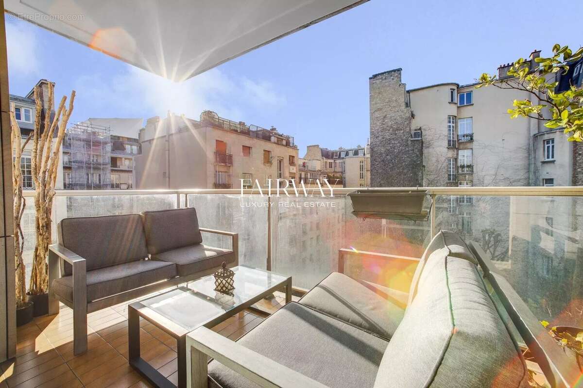 Appartement à PARIS-16E