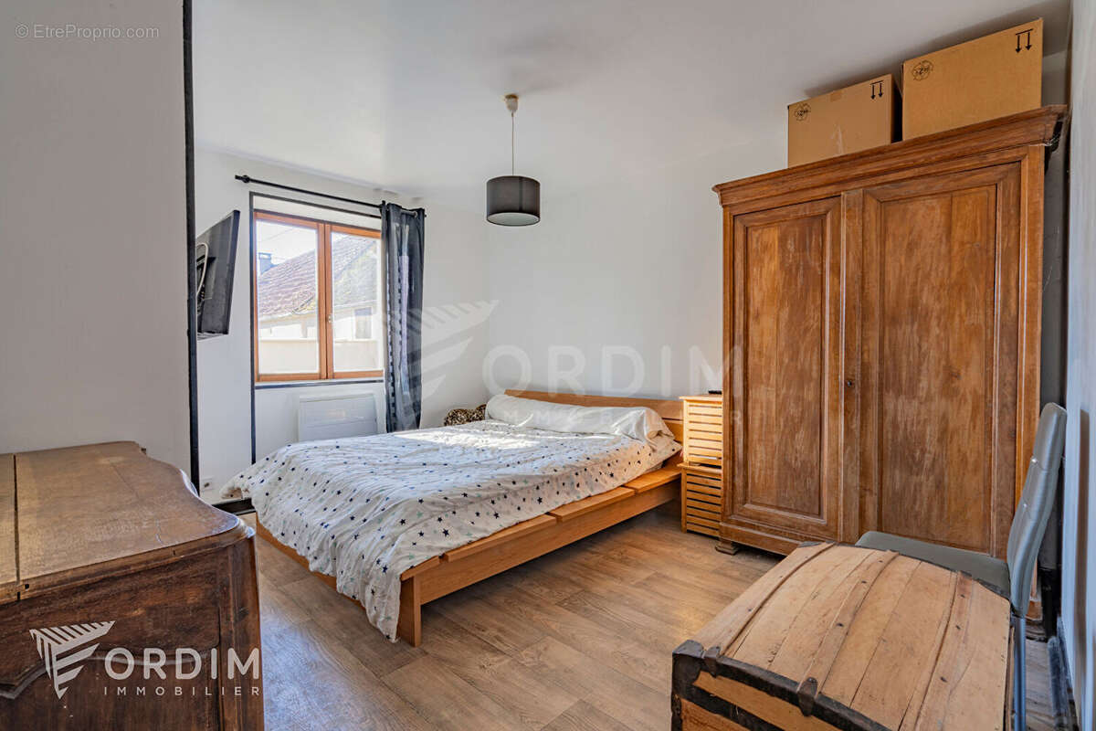 Maison à ETAIS-LA-SAUVIN