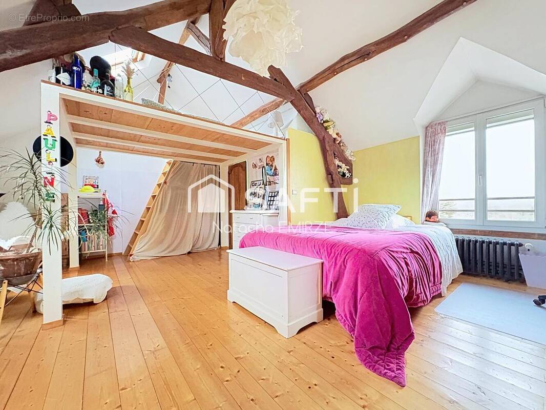 Photo 1 - Maison à LE MESNIL-LE-ROI