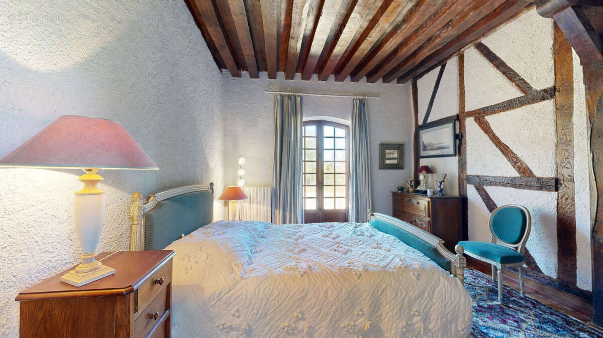 Maison à GENNETINES
