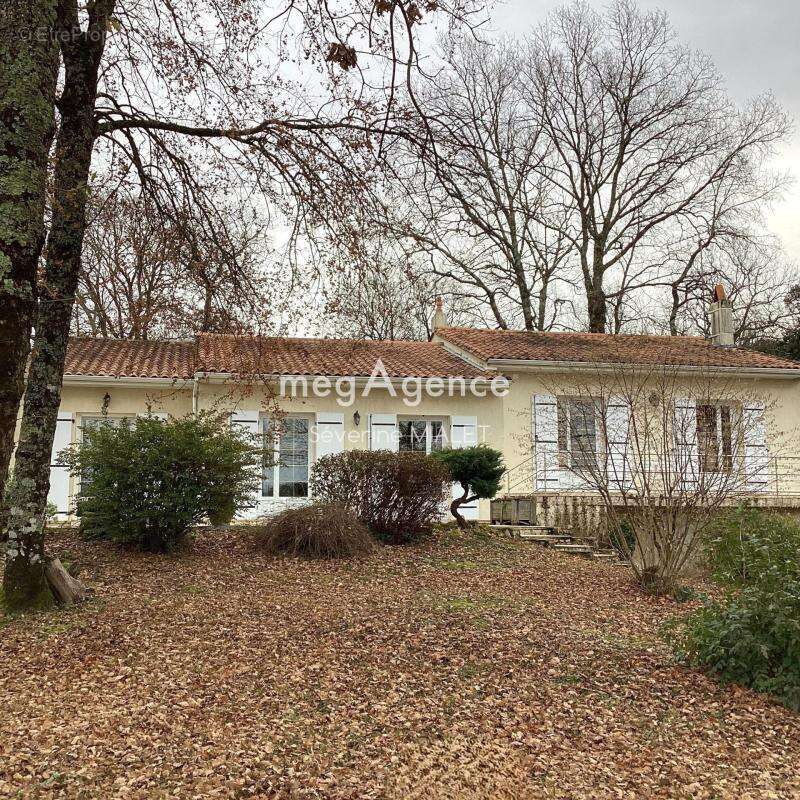 Maison à CHERVES-RICHEMONT