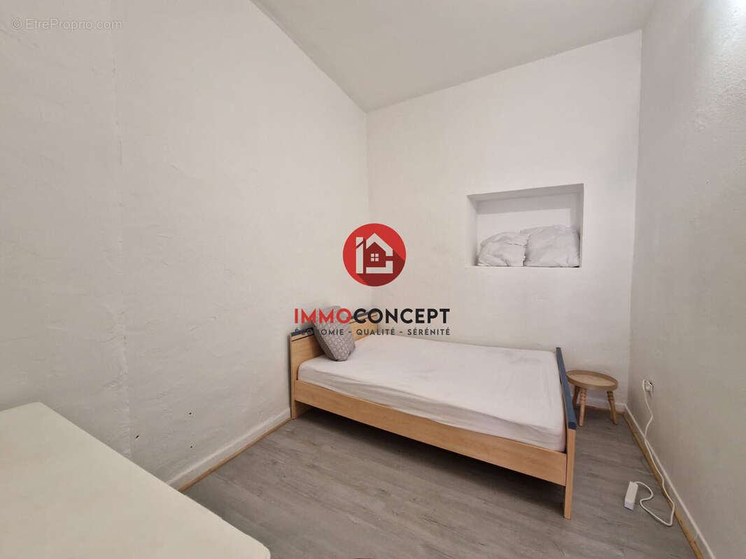 Appartement à BAGNOLS-SUR-CEZE