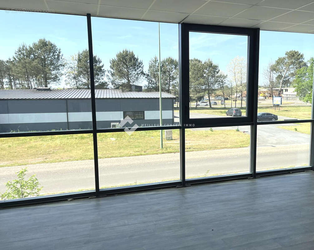 Commerce 5240 m² à Escource  - photo 6