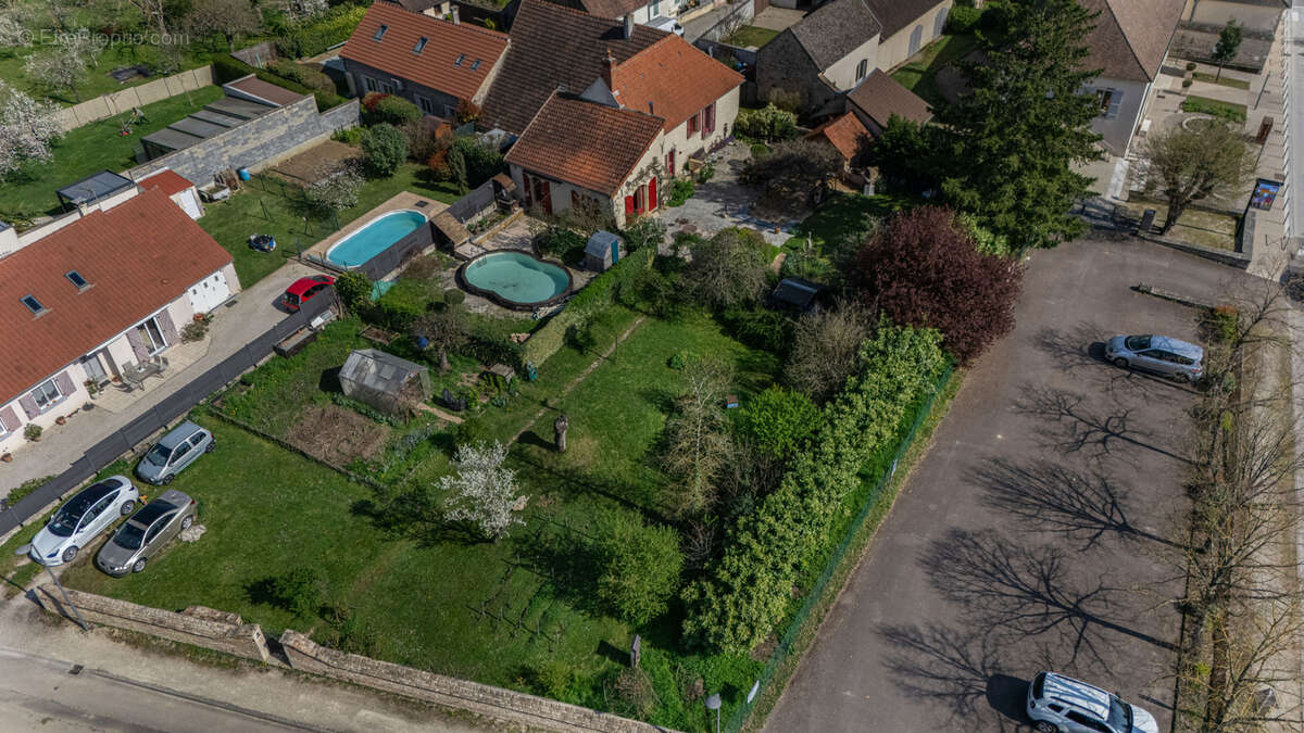 Maison à SAINTE-MARIE-LA-BLANCHE