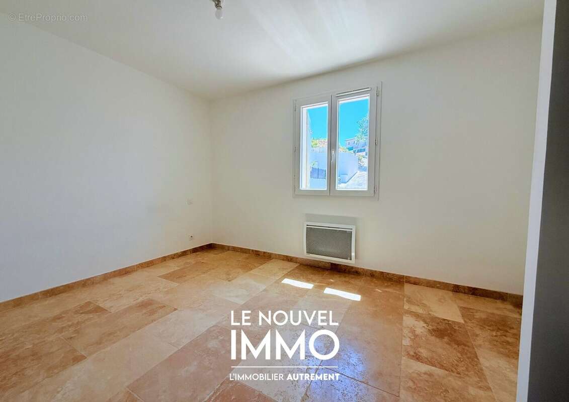 Maison 64 m² à Rognac  - photo 9