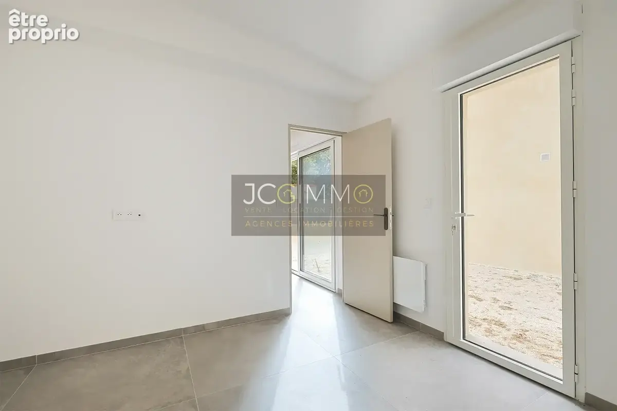 Maisonnette entièrement rénovée avec terrasse ! - photo 7