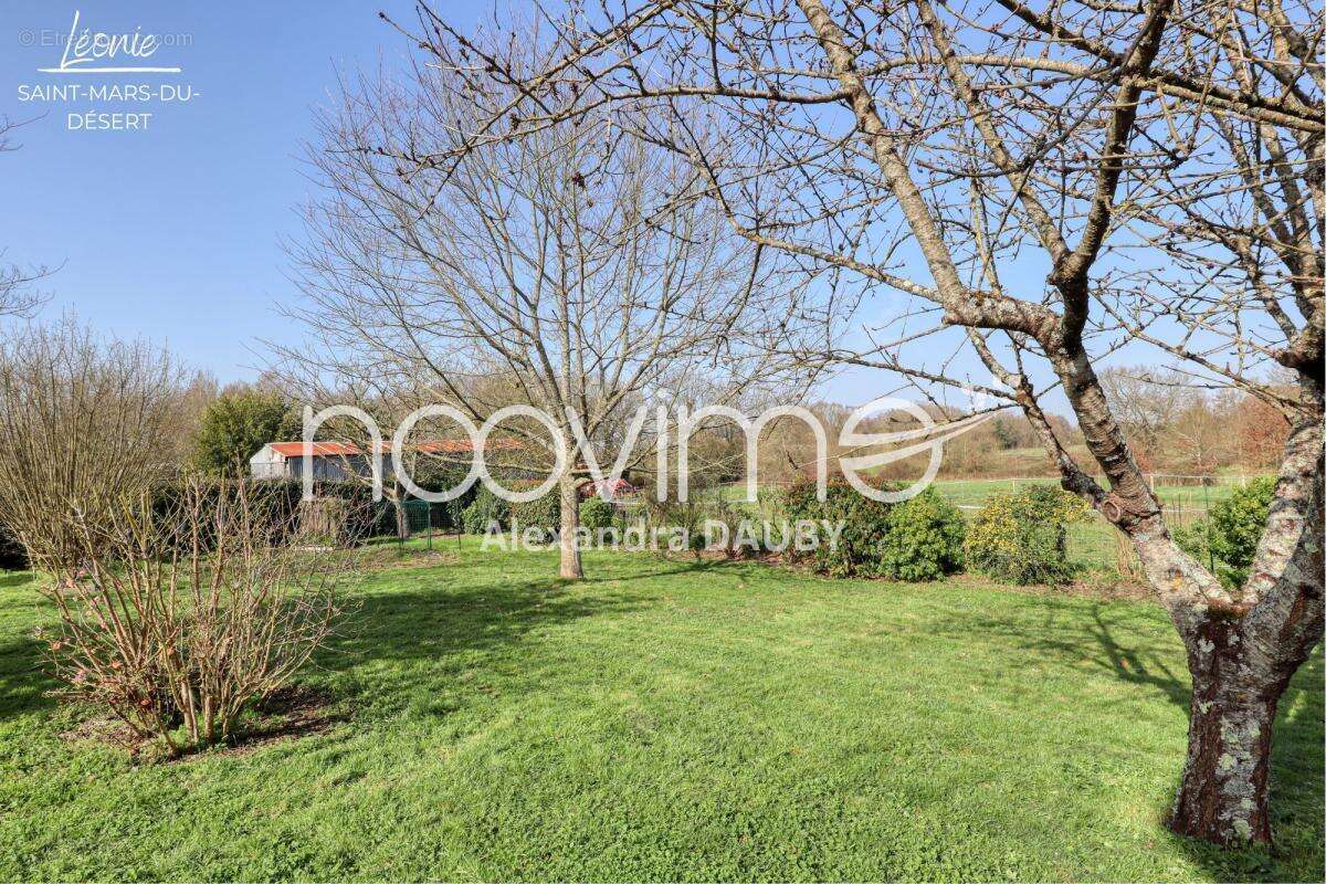 Maison à SAINT-MARS-DU-DESERT