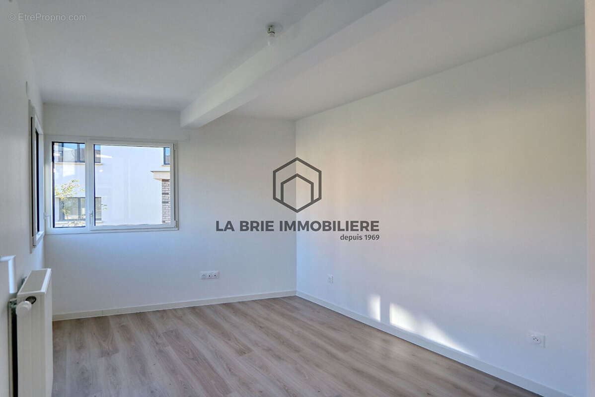 Appartement à RUBELLES