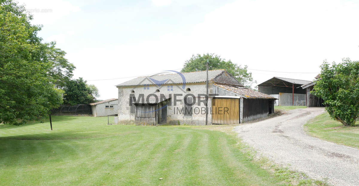 Ferme en pierre à rénover   dépendances, 1,5 ha de terrain et vue panoramique   idéal gîtes ou chambres d’hôte - photo 13