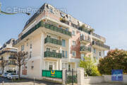 Appartement à LES PAVILLONS-SOUS-BOIS