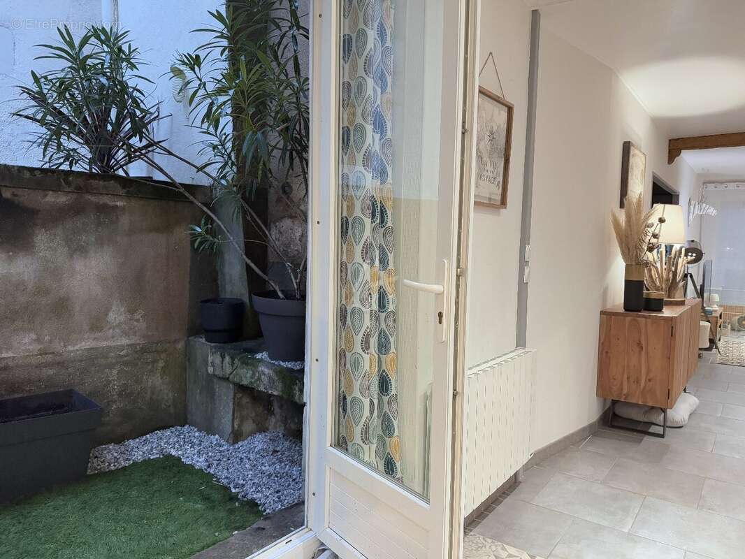 Maison à BARBEZIEUX-SAINT-HILAIRE
