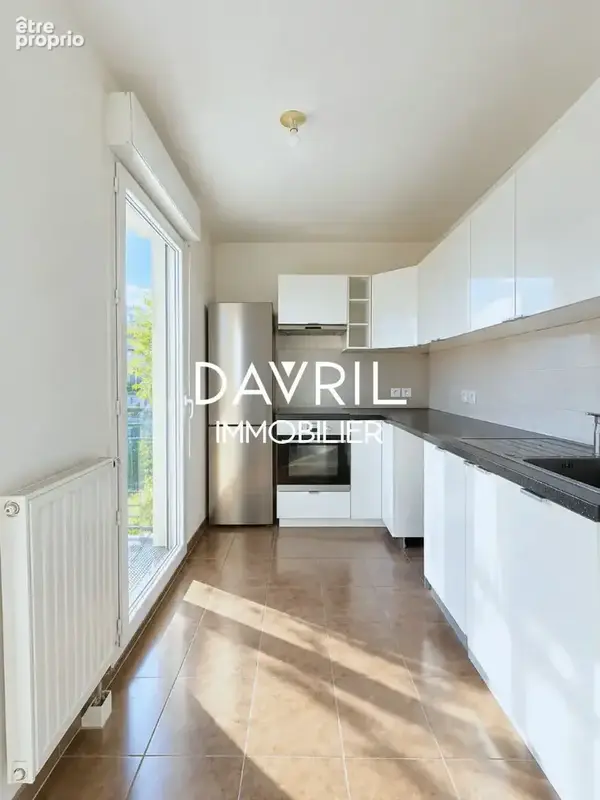 Eragny appartement  f3 avec terrasse et ascenseur "résidence central square " à deux pas des gares rer commerces & écoles! - photo 4