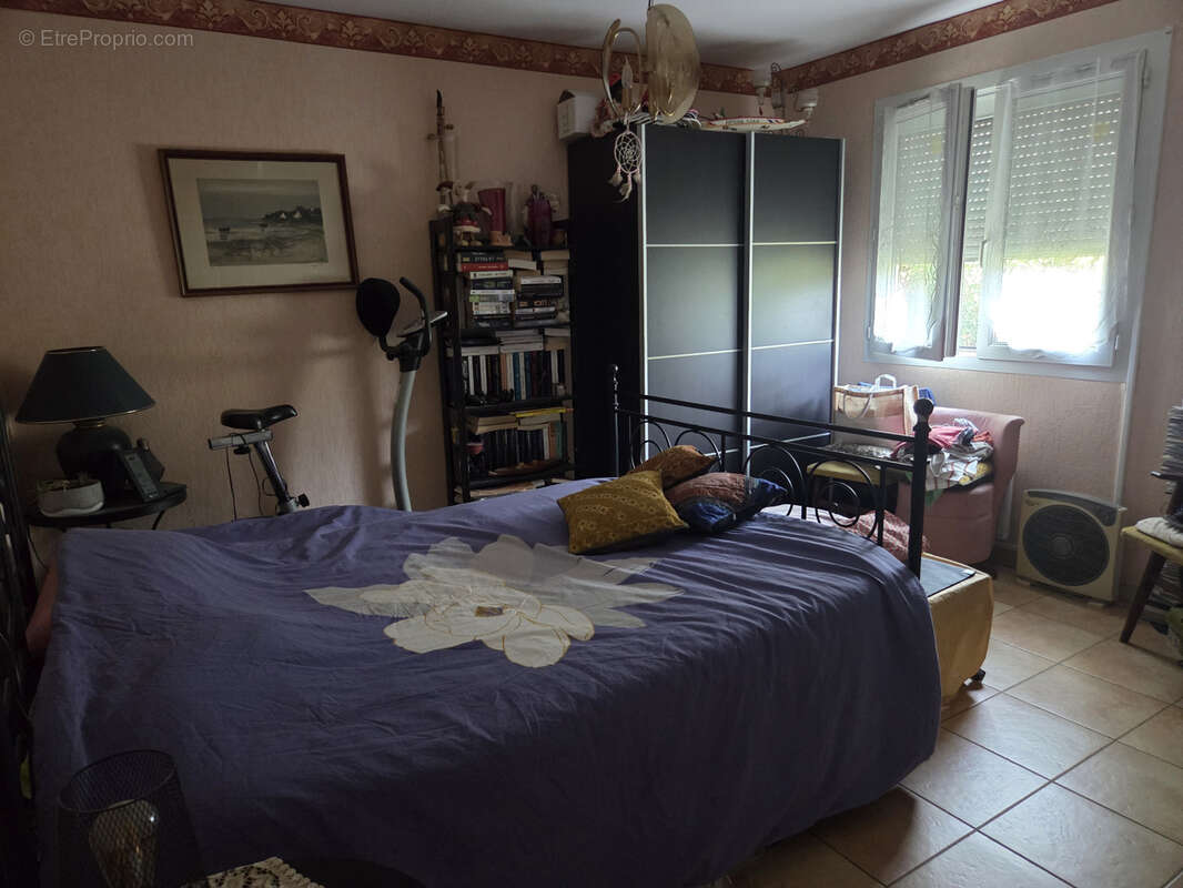 Drme Provencale Villa plein pied,3 chambres, garage, piscine couverte ,source 7000 m2, campagne. - photo 17