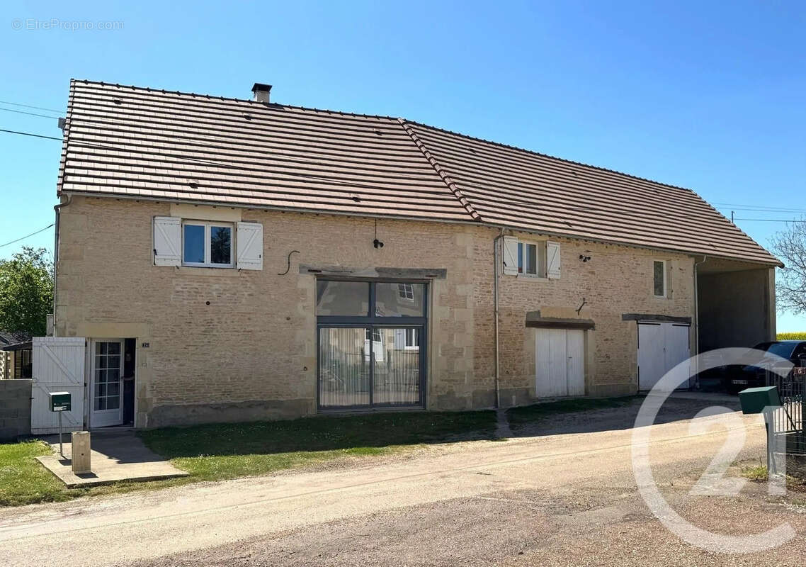 Maison à DONZY