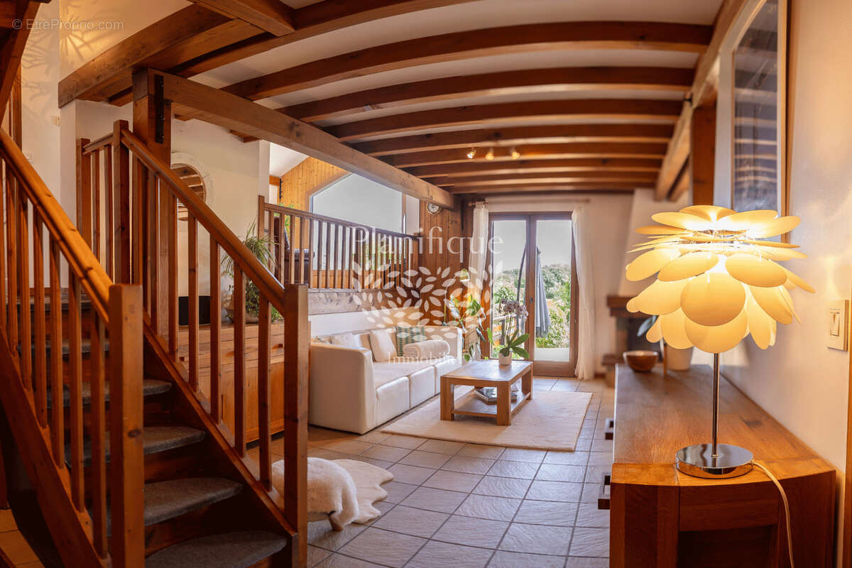 Maison familiale 138 m2 habitables et 223 m2 utiles, terrain de 1500 m2 - Allonzier-la-Caille - photo 4