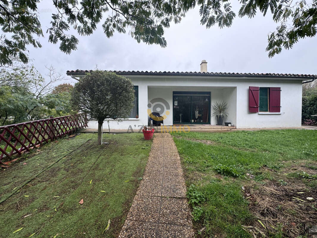 Maison à SECONDIGNY