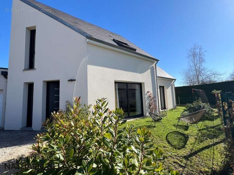 Maison à SAINT-JEAN-DE-BRAYE