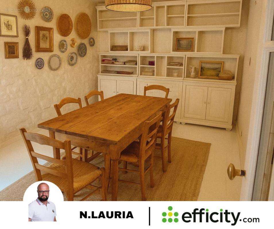 Maison à LA TOUR-D'AIGUES