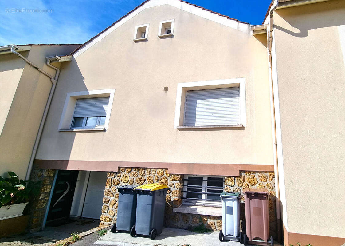 Appartement à HOUILLES