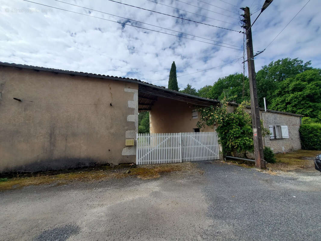Maison à NANTEUIL-EN-VALLEE