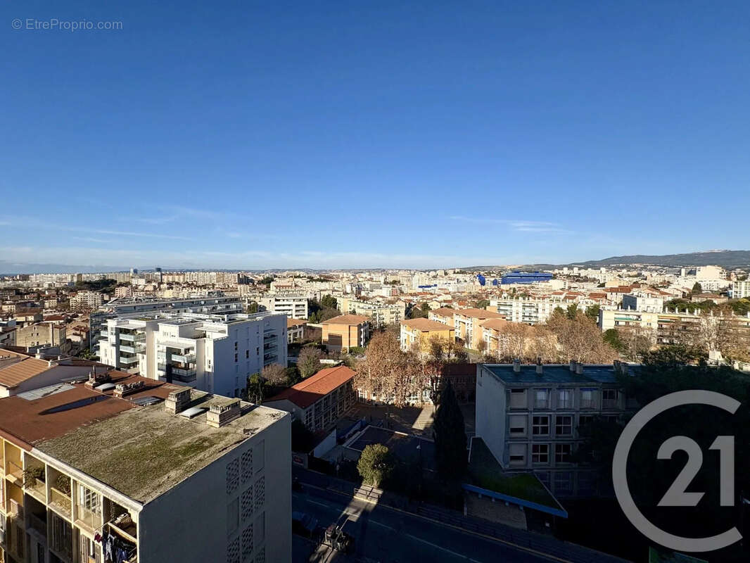 Appartement à MARSEILLE-4E