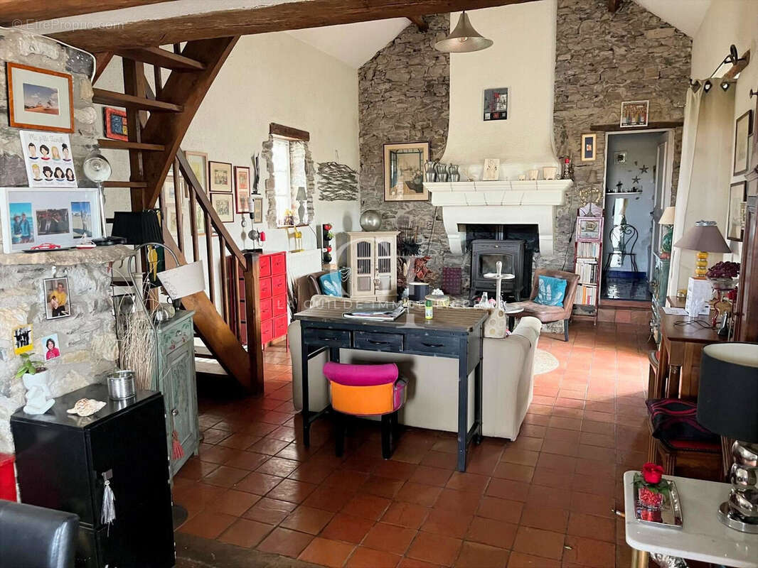 Maison à CHAUDEFONDS-SUR-LAYON