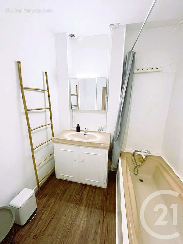 Appartement à PARIS-14E