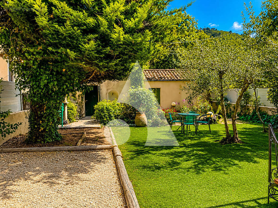Maison à BUIS-LES-BARONNIES