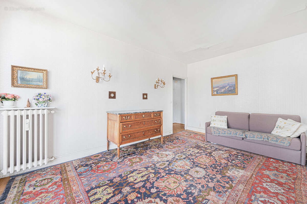 Appartement à PARIS-14E