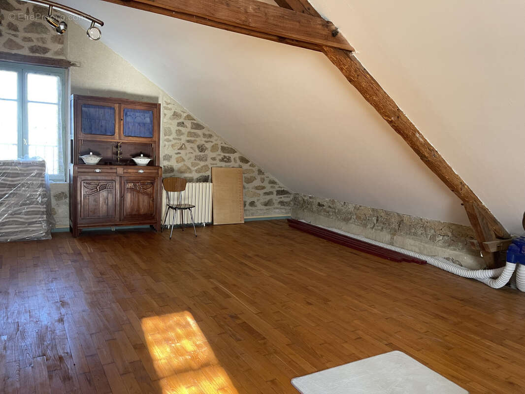 Maison à SAINT-DENIS-DES-MURS