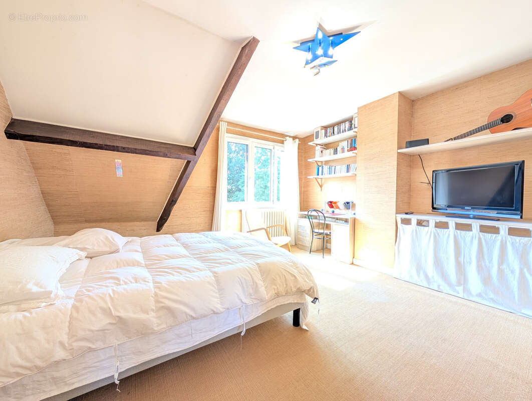 Maison familiale 5 chambres dans un cadre privilégié à Saint-Germain-de-la-Grange - photo 11