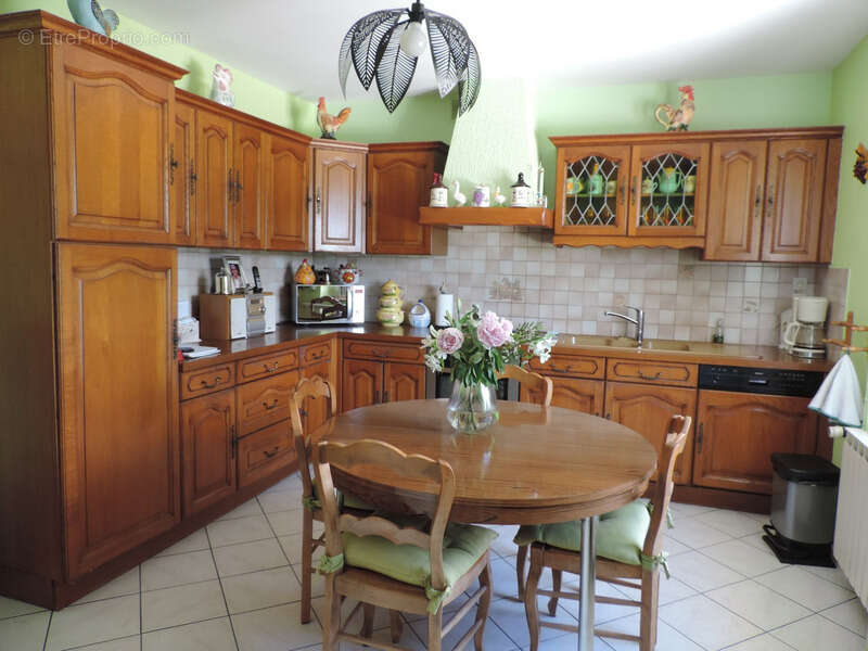 Dpt Ain (01), à vendre BOURG EN BRESSE, quartier Grand Challes, maison de 148 m² sur 2 niveaux (possibilité 2 logements indépend - photo 5