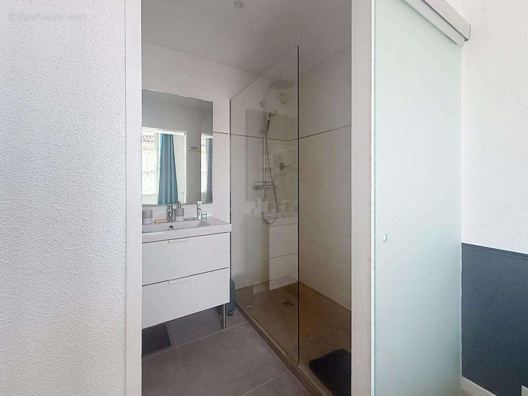 Appartement À Vendre La Rochelle Centre Historique - photo 5