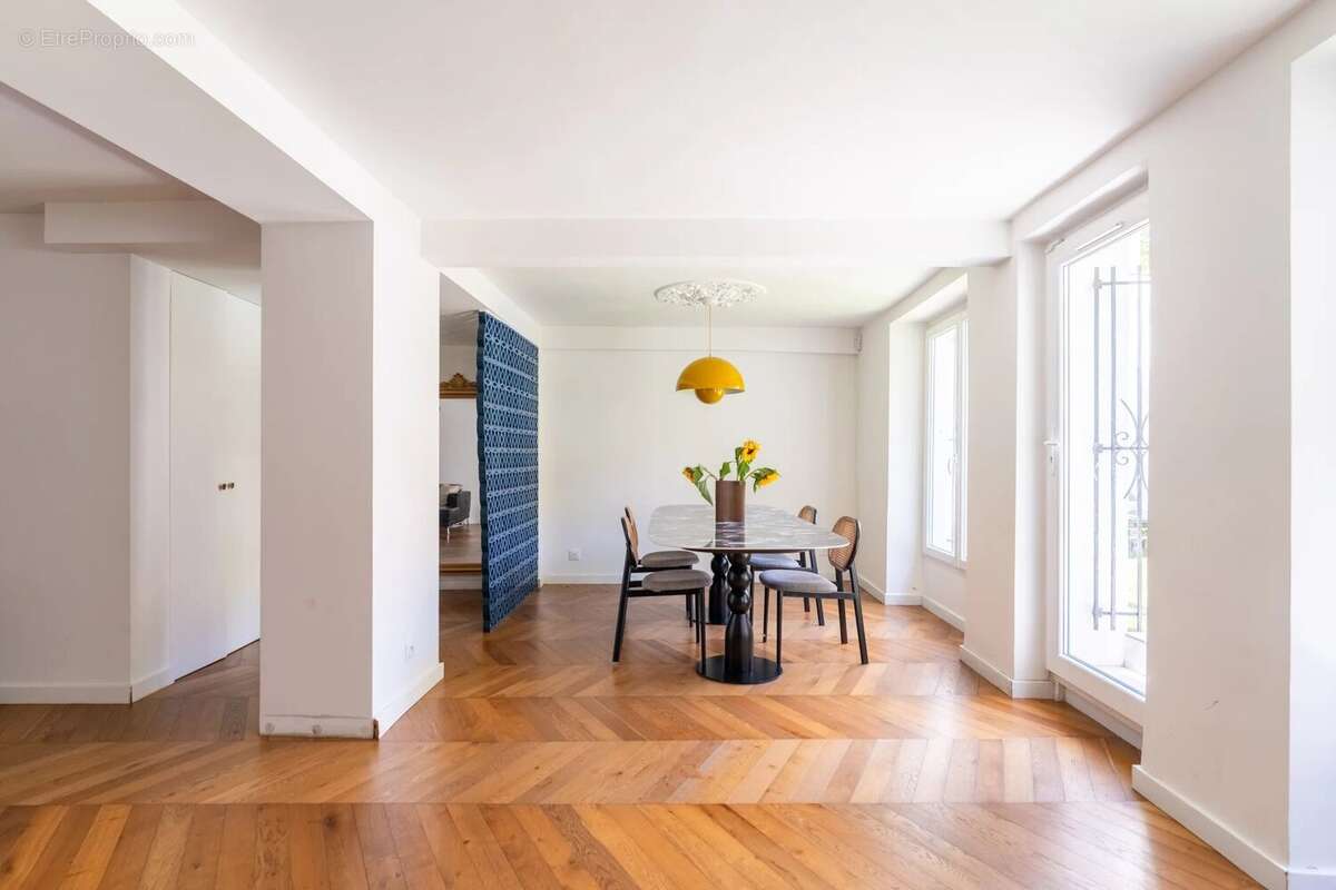 T4 à vendre 140m2 Marseille 13008 - Jardin et Piscine - photo 4