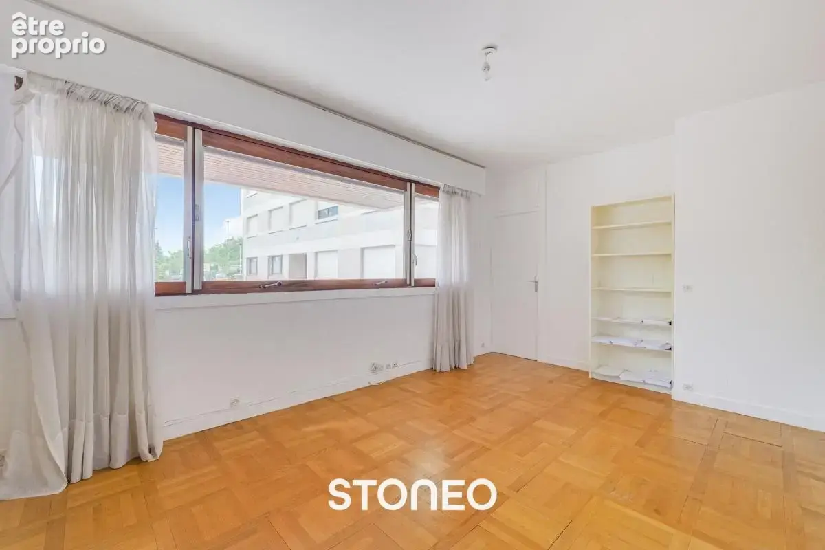 Photo Appartement à Garches au prix de 240 000€