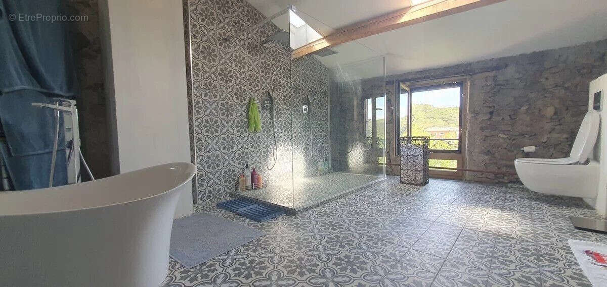 Maison à CABREROLLES