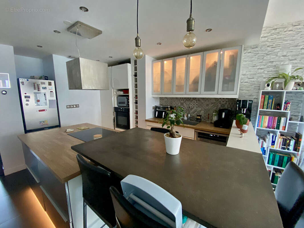 Appartement à SARTROUVILLE