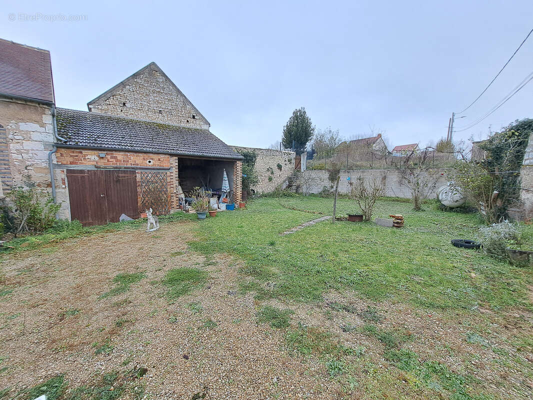Maison à PONT-SUR-YONNE