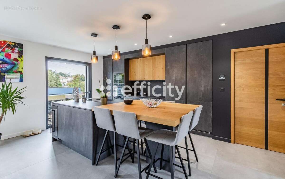 Maison à CIVRIEUX-D&#039;AZERGUES