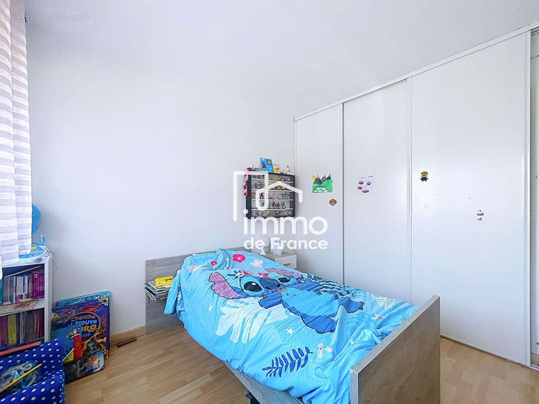 T4 de 92m² avec terrasse vue Mont-Blanc - Gex - photo 6