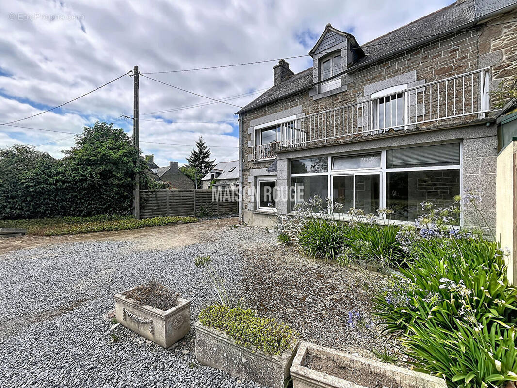 Maison à SAINT-PIERRE-DE-PLESGUEN