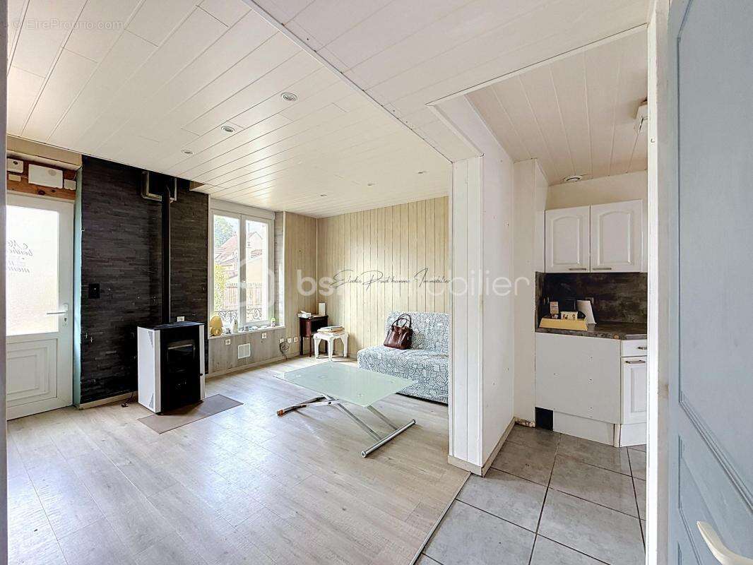 Maison familiale de 103 m² avec 4 chambres, jardin clos et sous-sol complet - photo 9