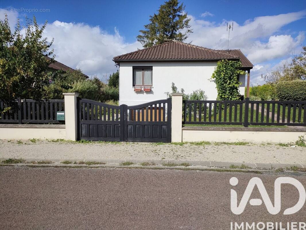 Photo 1 - Maison à BRIENNE-LE-CHATEAU