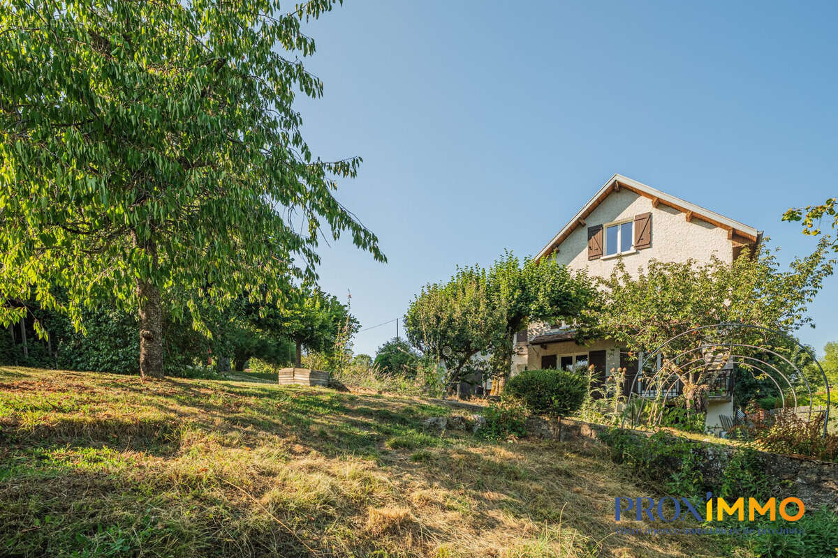 Maison 128 m² à Saint-Geoire-En-Valdaine  - photo 5