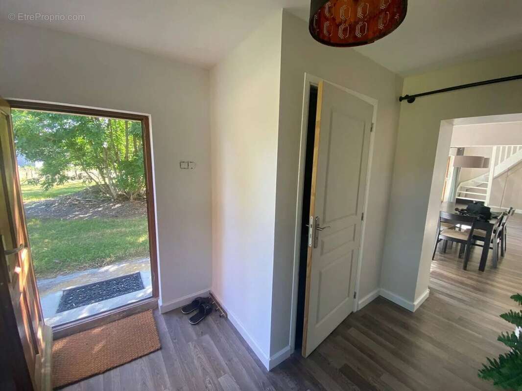Exclusif, en Bourgogne: Maison rénovée à 10 minutes d'Autun - photo 4