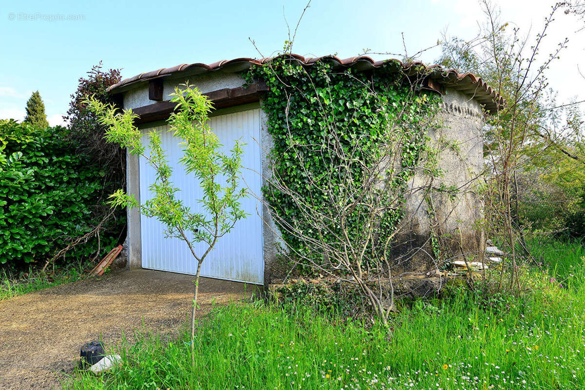 Maison à SAINT-CEZAIRE-SUR-SIAGNE